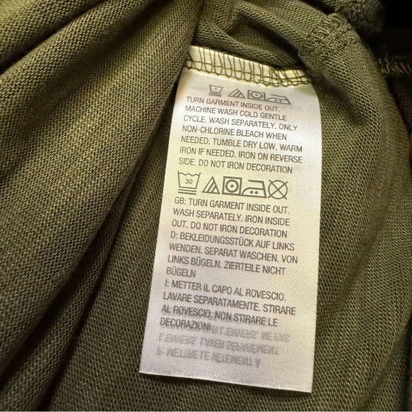 Belle by Kim Gravel Camo Green Top Shirt Tee Size XXS Runs Big Floral Embroidery - Picture 4 of 13